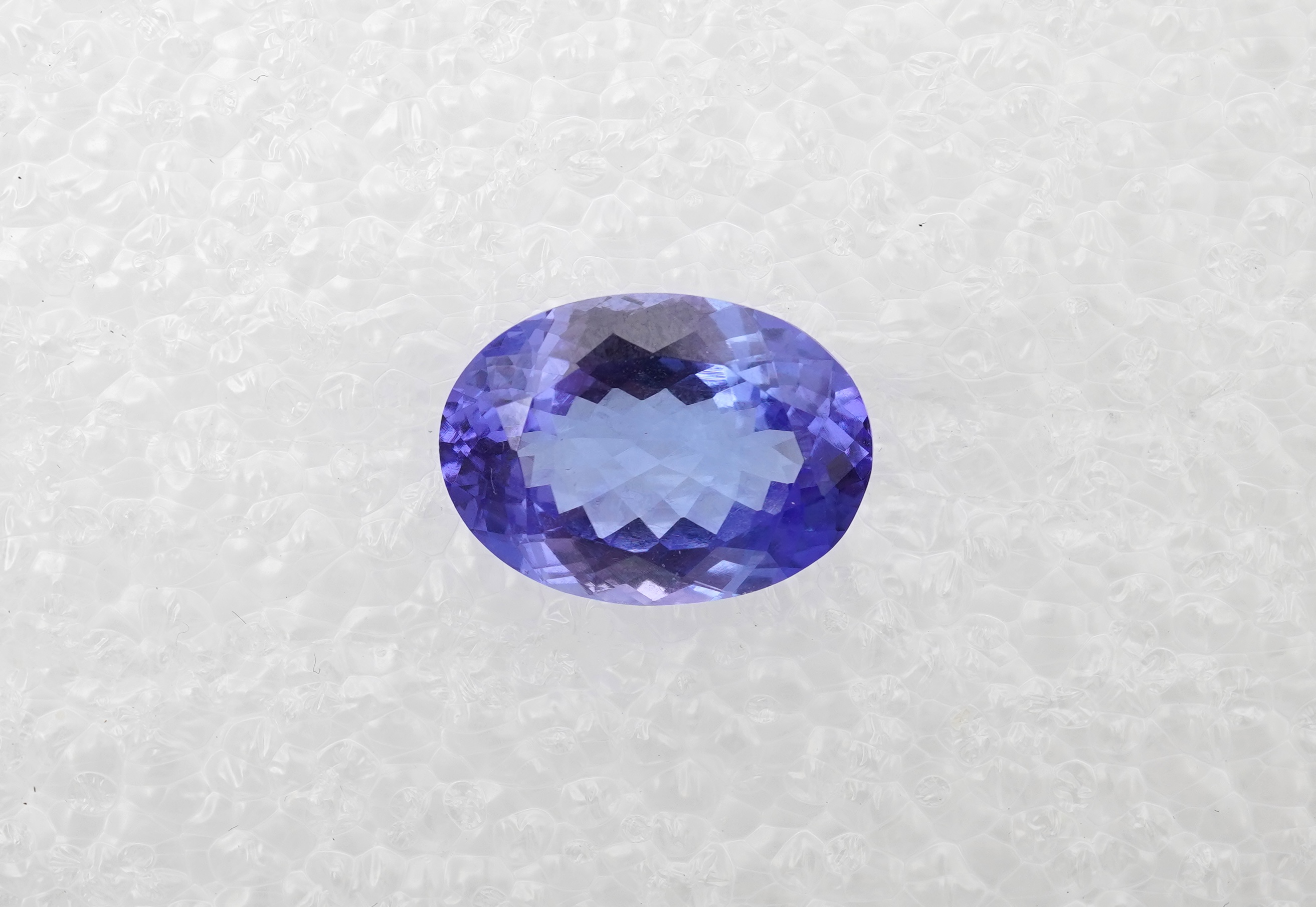 An unmounted tanzanite